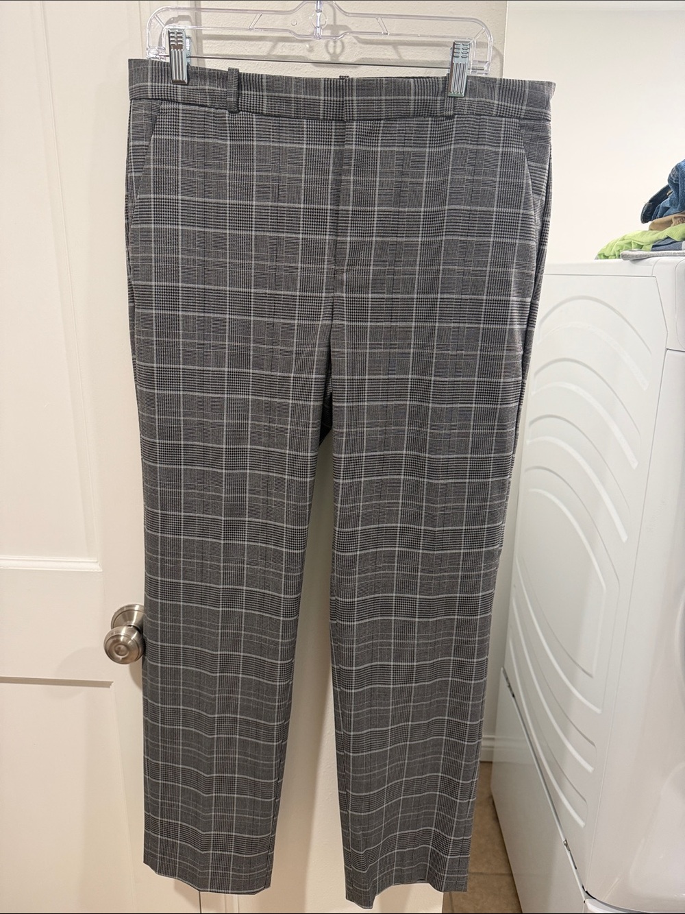 Banana Republic Avery Women’s Gray & Black Plaid Trouser Pants